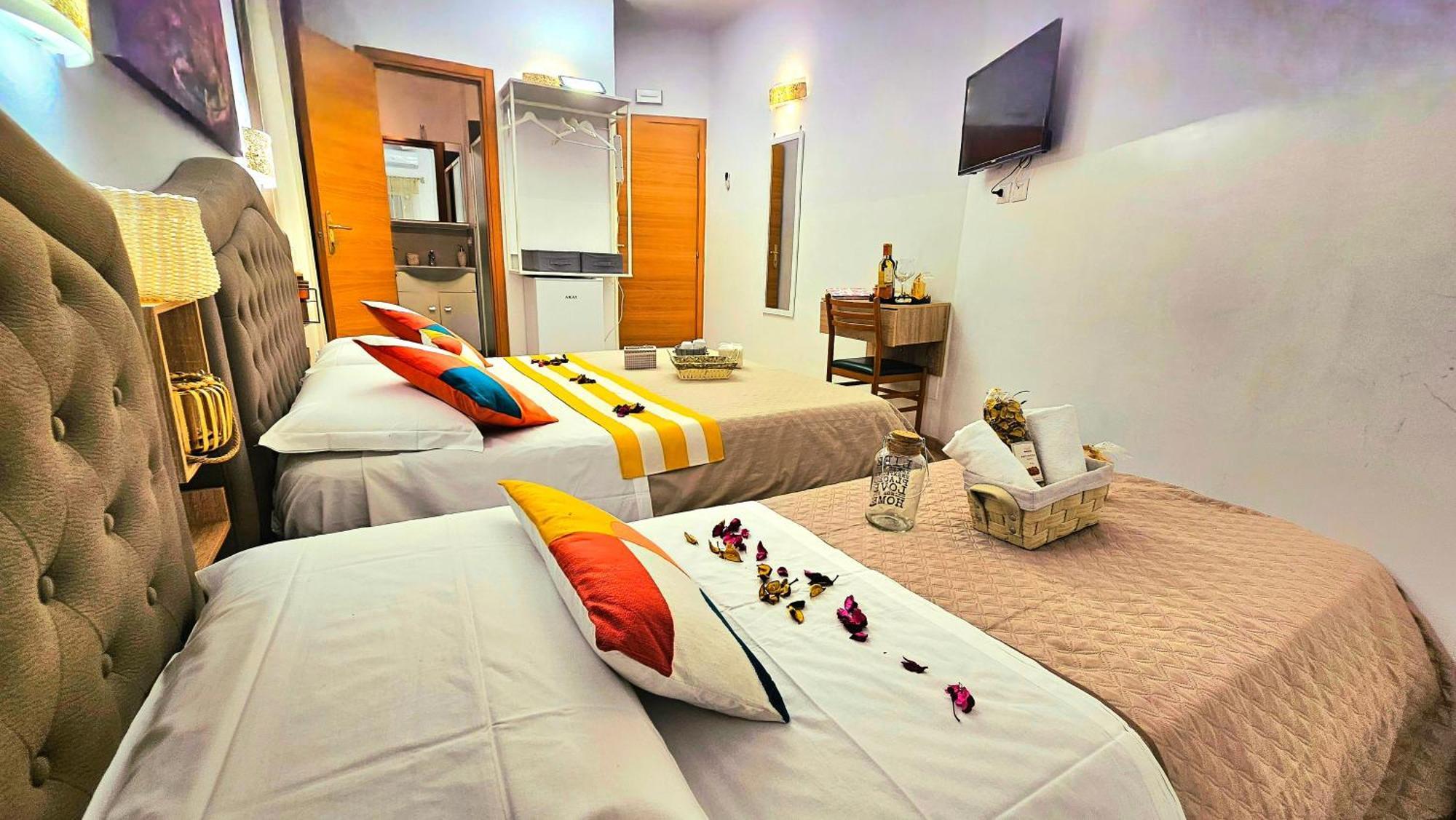 A Casa Simpatia Roma - Free Parking If You Book 4 Nights Bed and Breakfast Εξωτερικό φωτογραφία